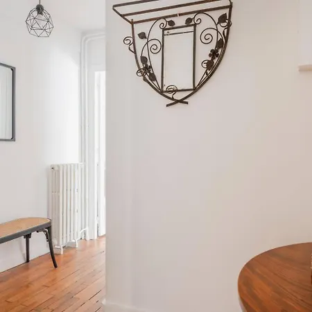 Apartman Eiffel Tower Saint